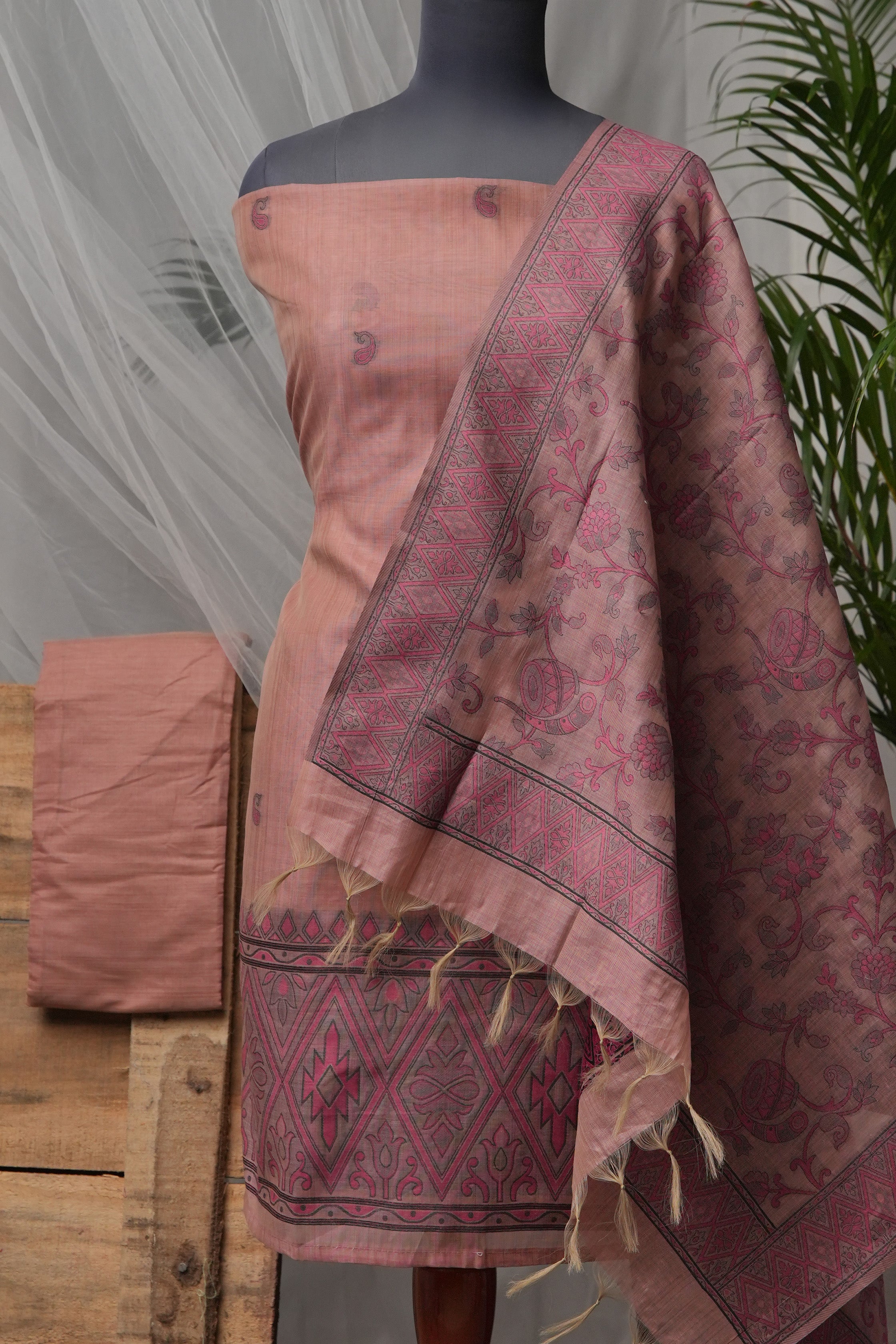 Roseate Motif - Mul Chanderi Suit Piece
