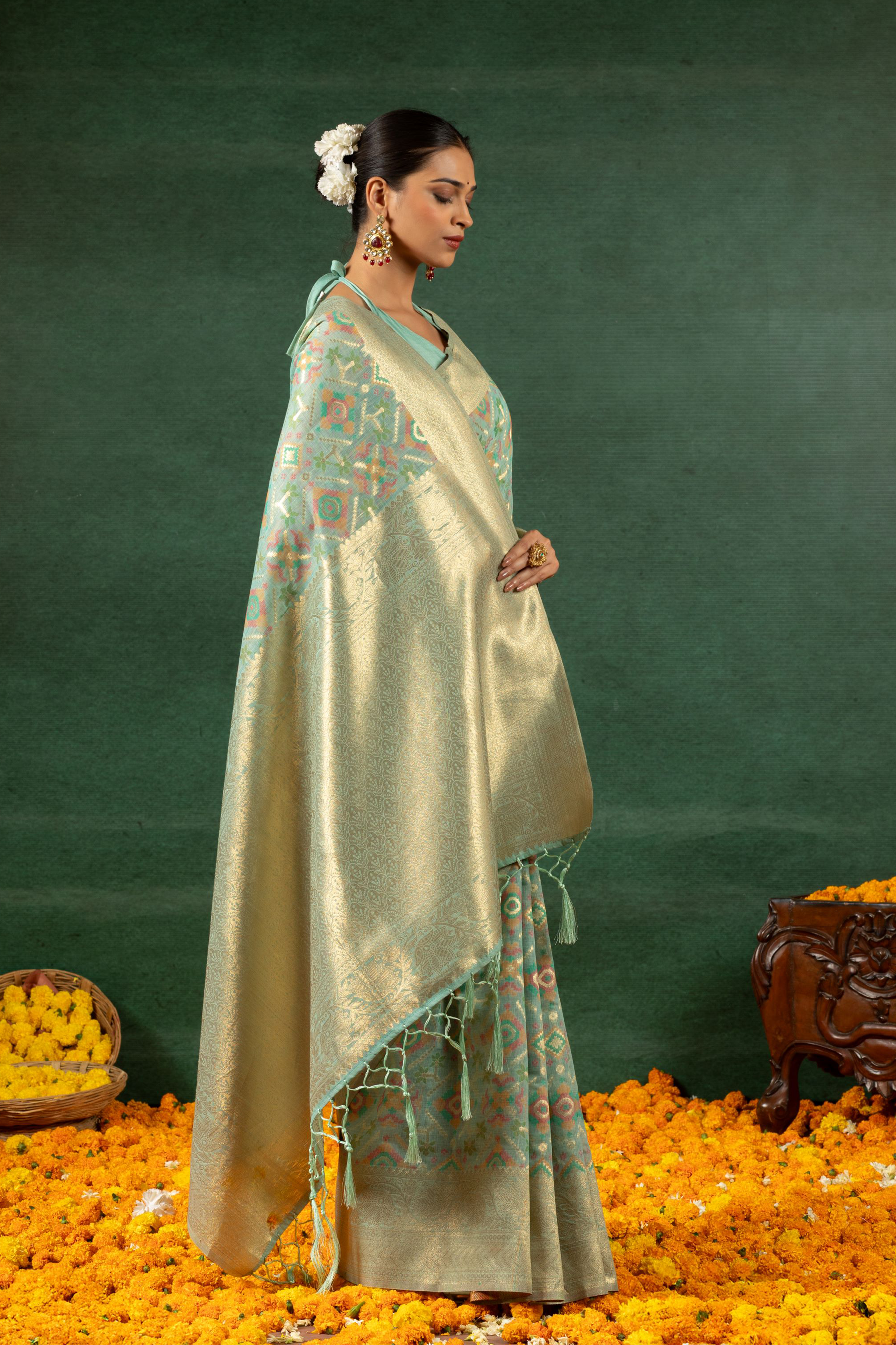 Iraaya - Green Patola Glow Saree
