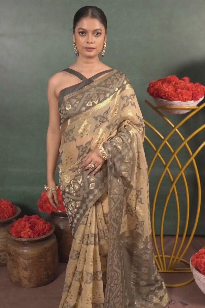 Vedhika - The Loomed Legacy Saree