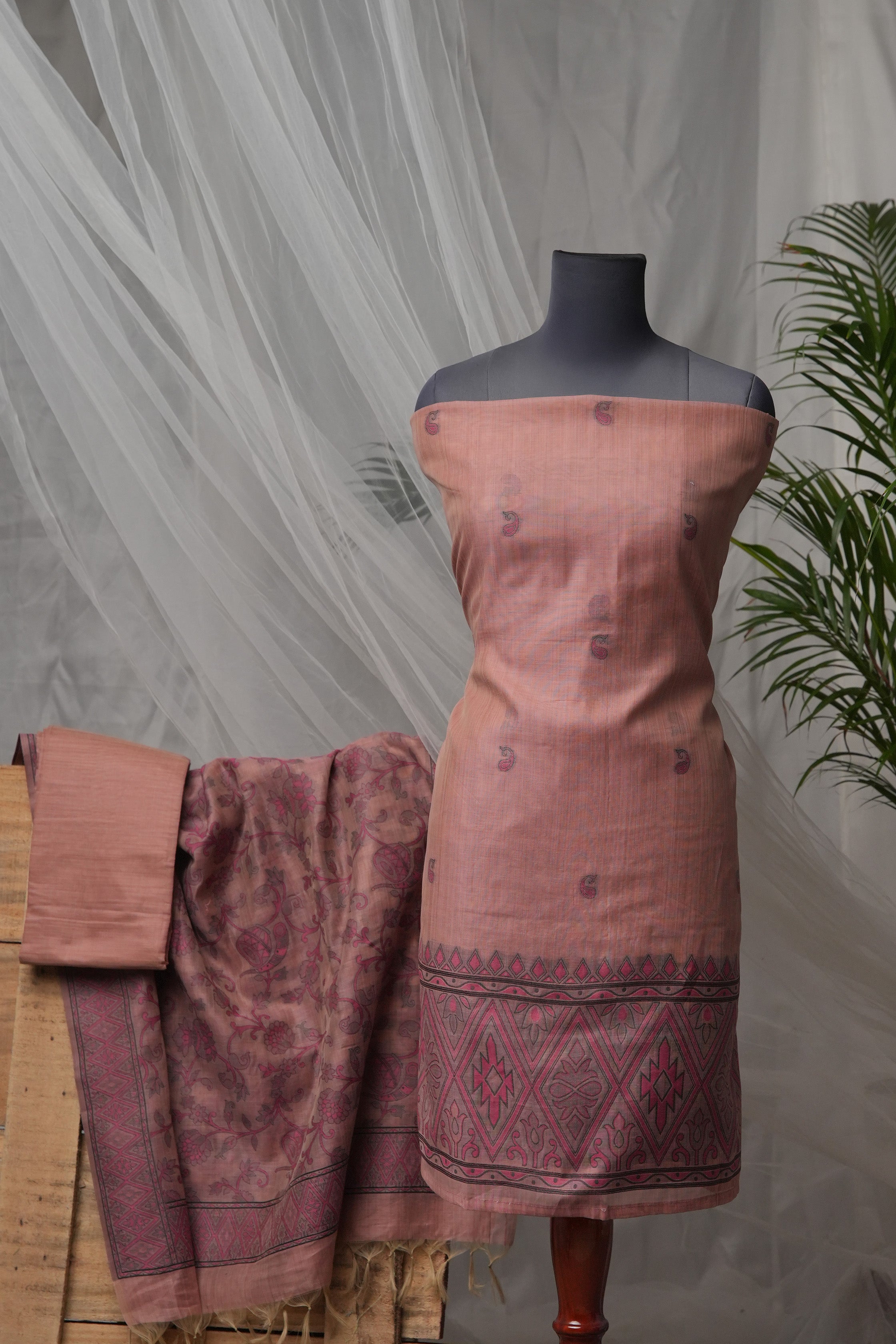 Roseate Motif - Mul Chanderi Suit Piece