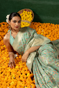 Iraaya - Green Patola Glow Saree
