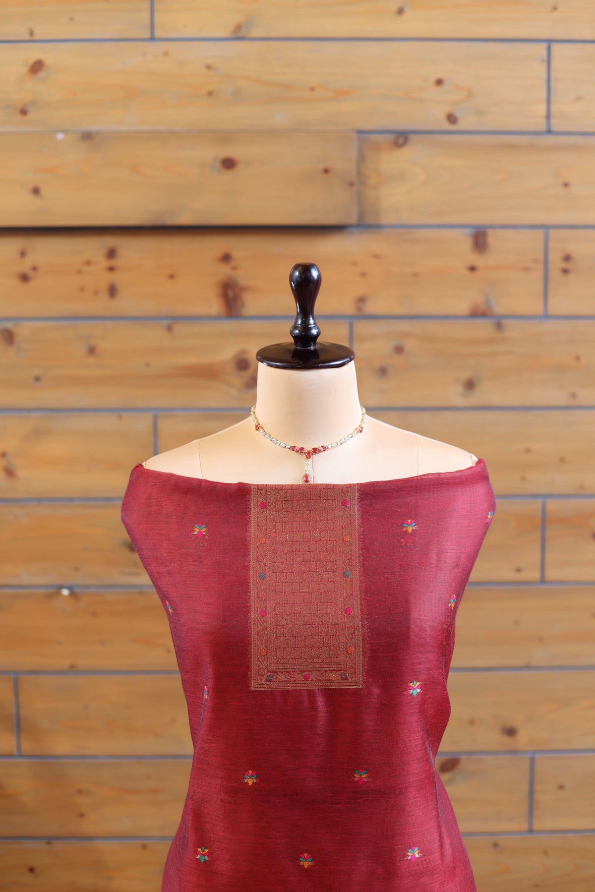 Aafreen – The Kashmiri Grace | Kashmiri Mul Chanderi Suit Piece – Red