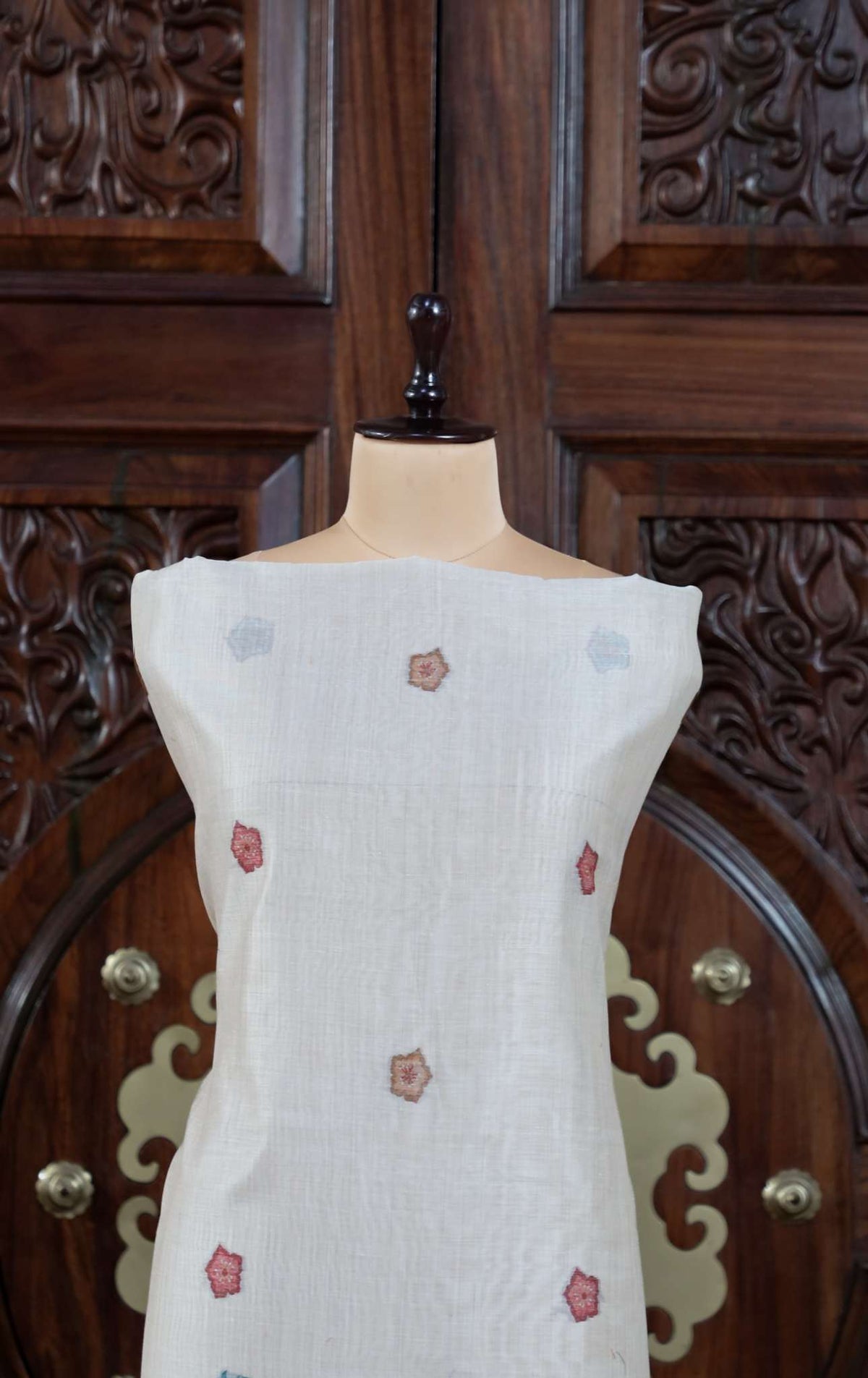 Dhara – The Earthly Flow | Muga Cotton Suit Piece – Off-White Red