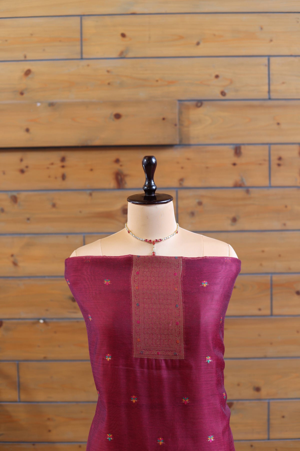 Aafreen – The Kashmiri Grace | Kashmiri Mul Chanderi Suit Piece – Magenta Pink