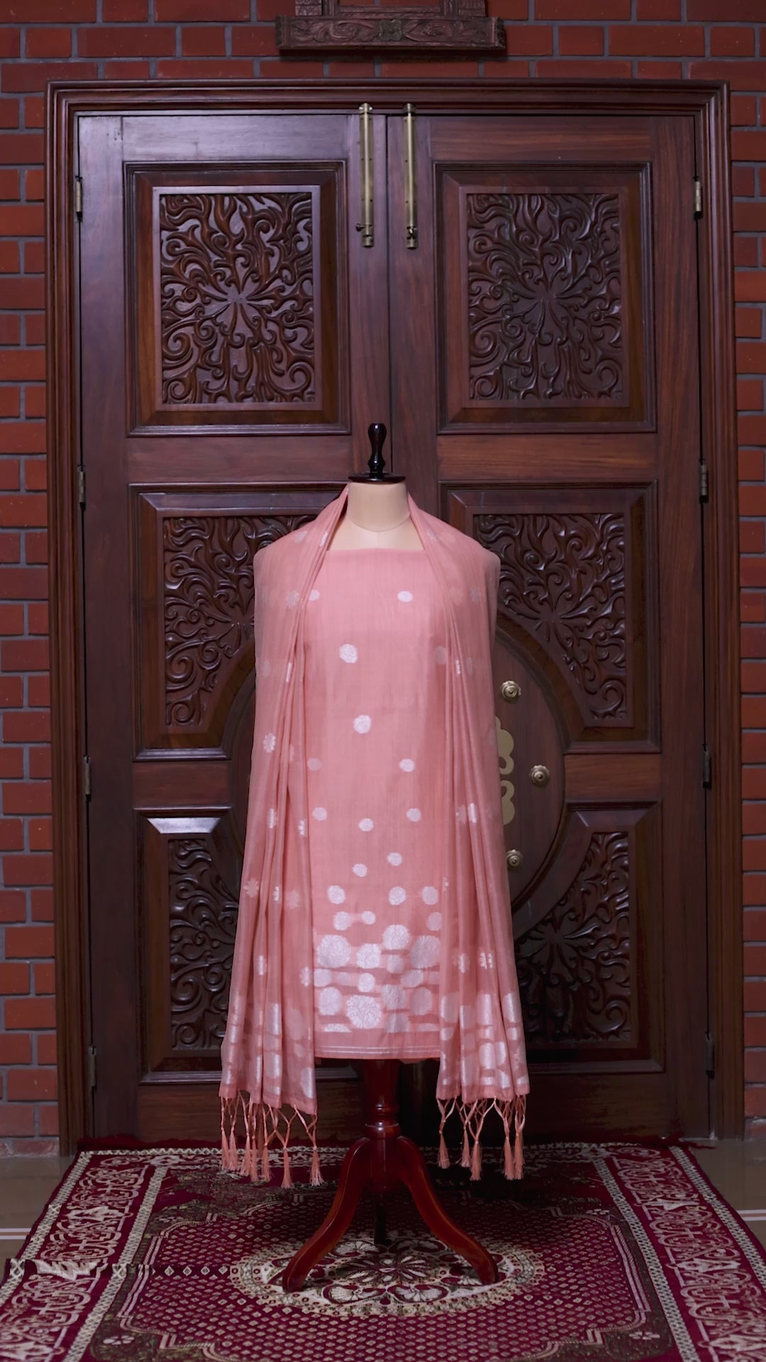 Adaa – The Elegant Motif | Jamdani Muga Cotton Suit Piece – Peach