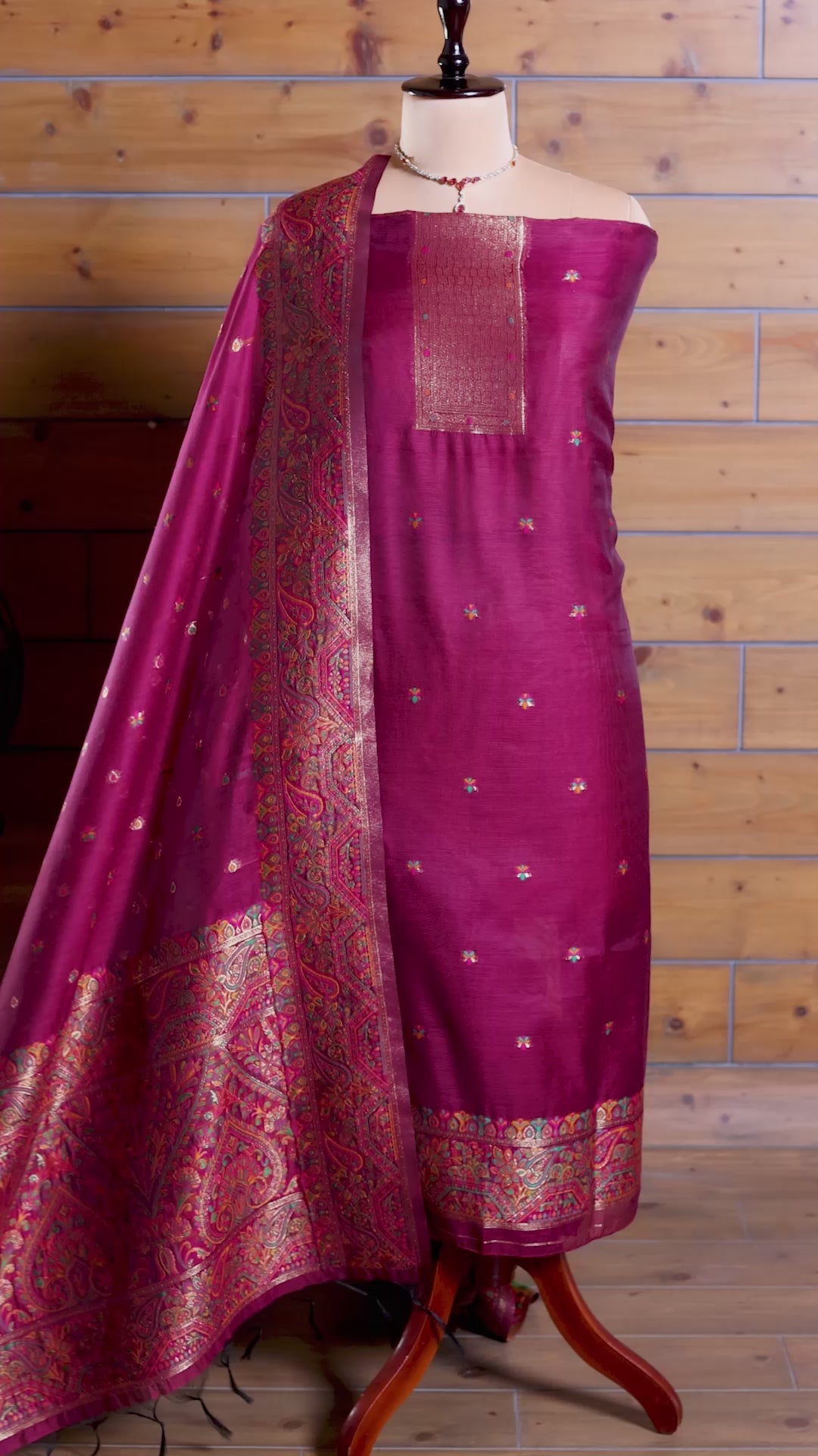 Aafreen – The Kashmiri Grace | Kashmiri Mul Chanderi Suit Piece – Magenta Pink